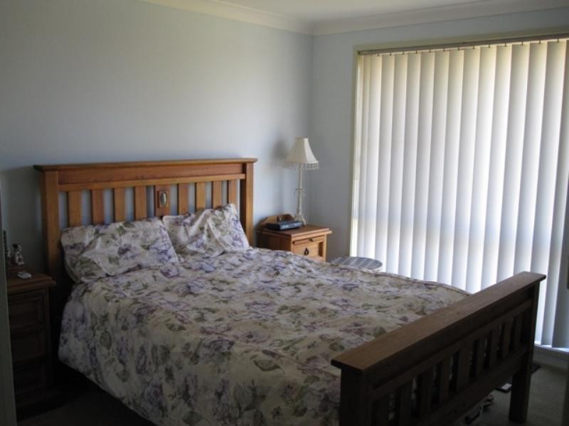 19 Swan Circuit, Green Valley NSW 2168