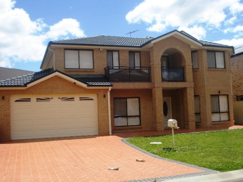 4 Garling Avenue, West Hoxton NSW 2171
