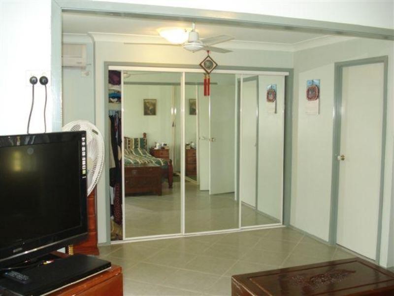 Hoxton Park NSW 2171