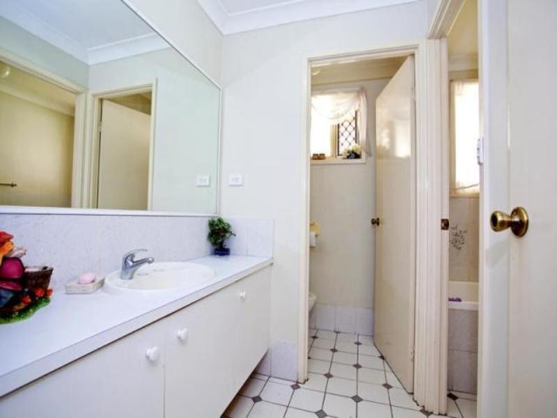 Abbotsbury NSW 2176