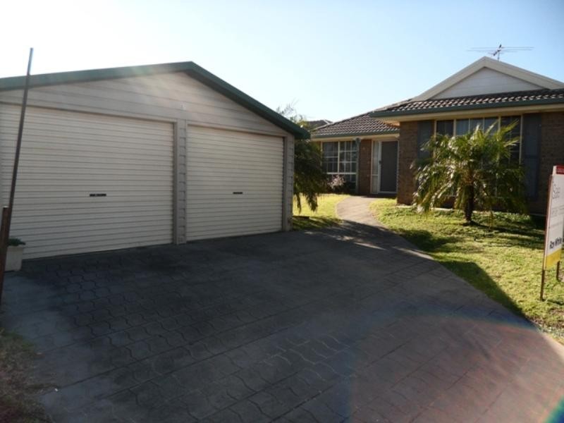 37 Esk Avenue, Green Valley NSW 2168