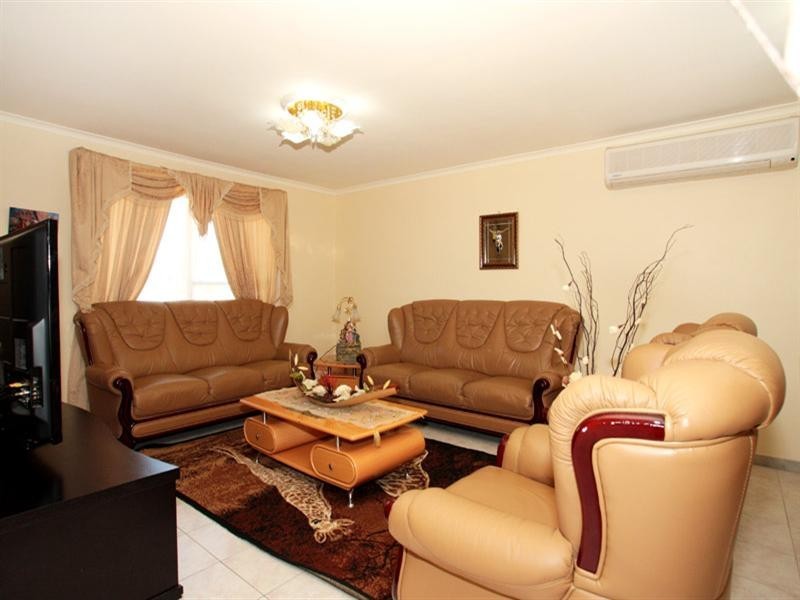 12 Allambie Road, Edensor Park NSW 2176