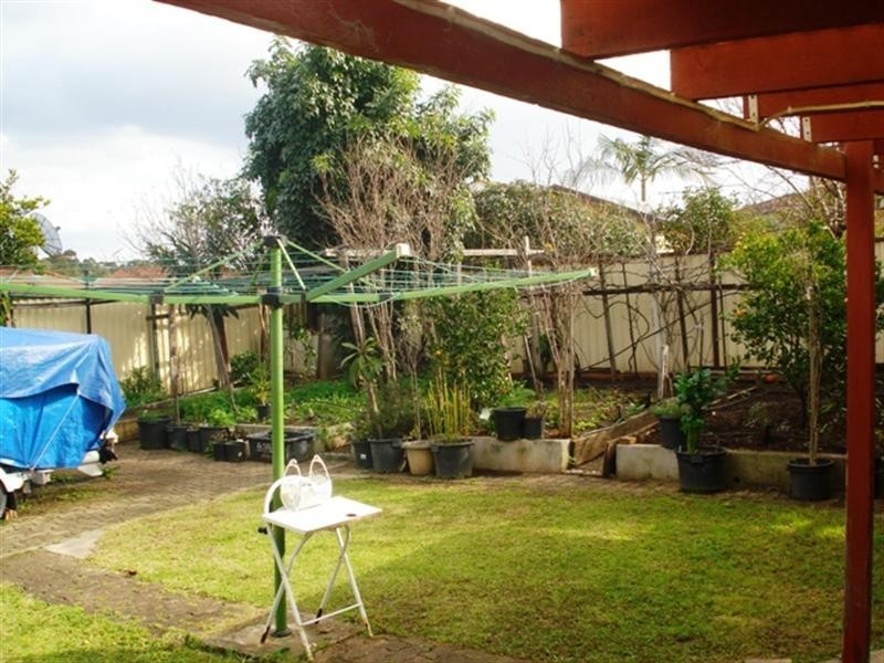 Edensor Park NSW 2176