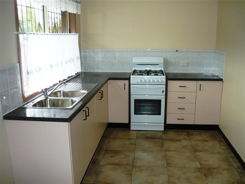 5 Goshawk Place, Green Valley NSW 2168