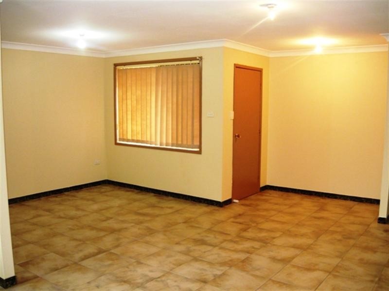 5 Goshawk Place, Green Valley NSW 2168