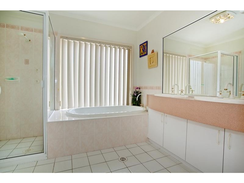 185 Braidwood Drive, Prestons NSW 2170