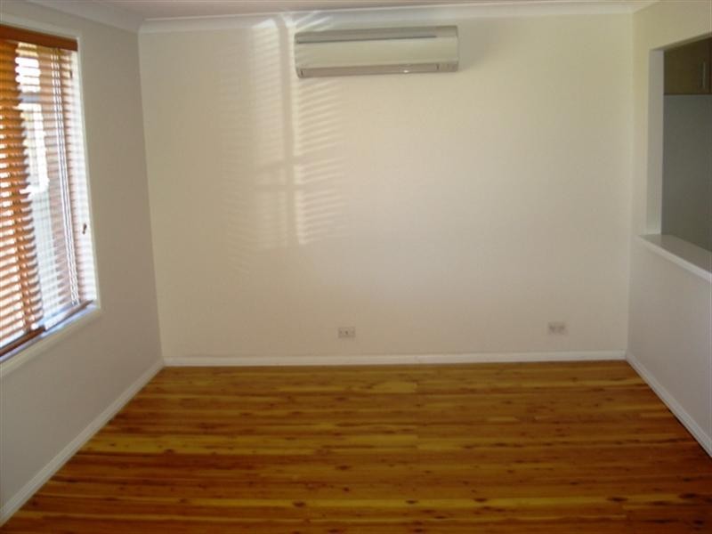 Edensor Park NSW 2176