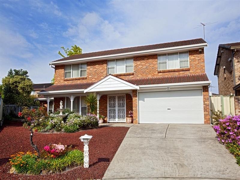 10 Fitzroy Close, St Johns Park NSW 2176