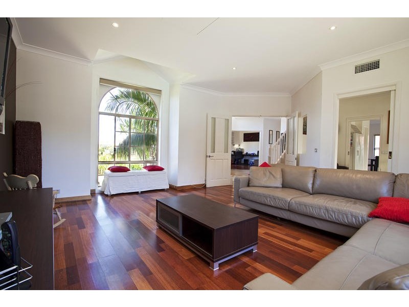 14 Pipon Close, Green Valley NSW 2168