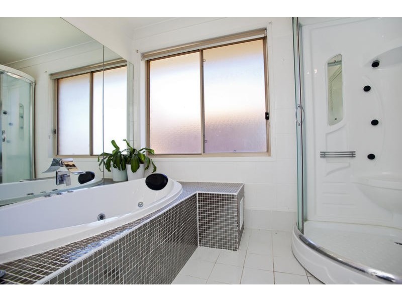 14 Pipon Close, Green Valley NSW 2168