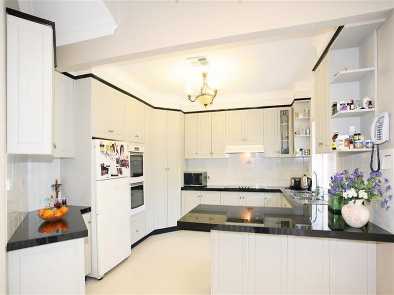 41 Dalbertis Street, Abbotsbury NSW 2176