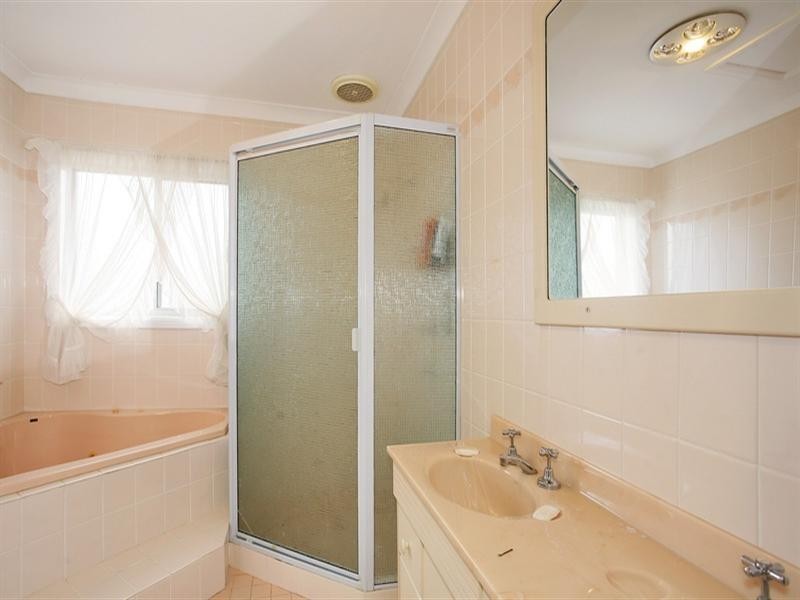 41 Dalbertis Street, Abbotsbury NSW 2176