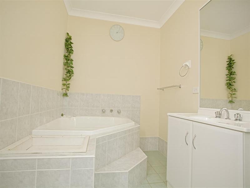 6 Rottnest Avenue, Hinchinbrook NSW 2168