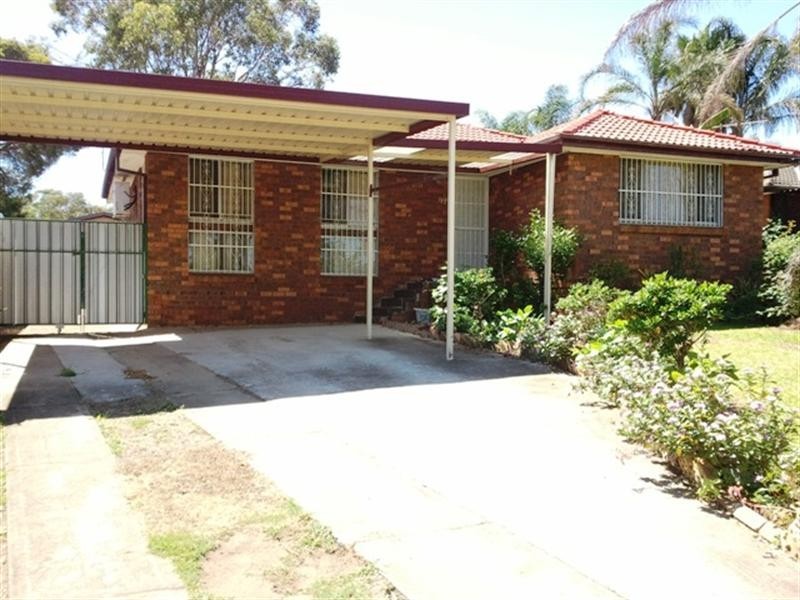 12 Tantani Avenue, Green Valley NSW 2168