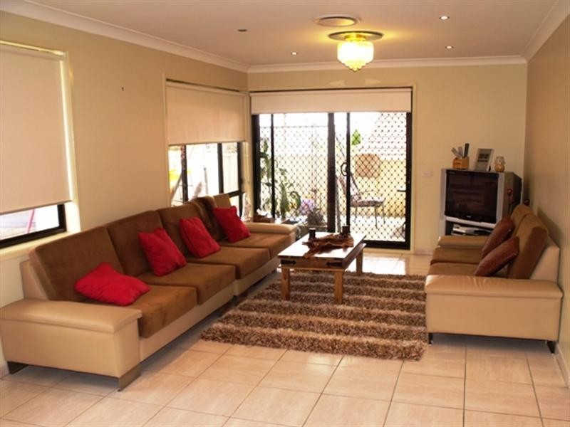 West Hoxton NSW 2171