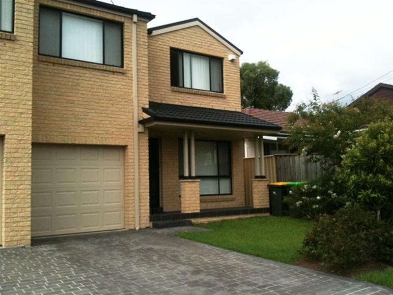 1/4-6 Blackwood Avenue, Casula NSW 2170