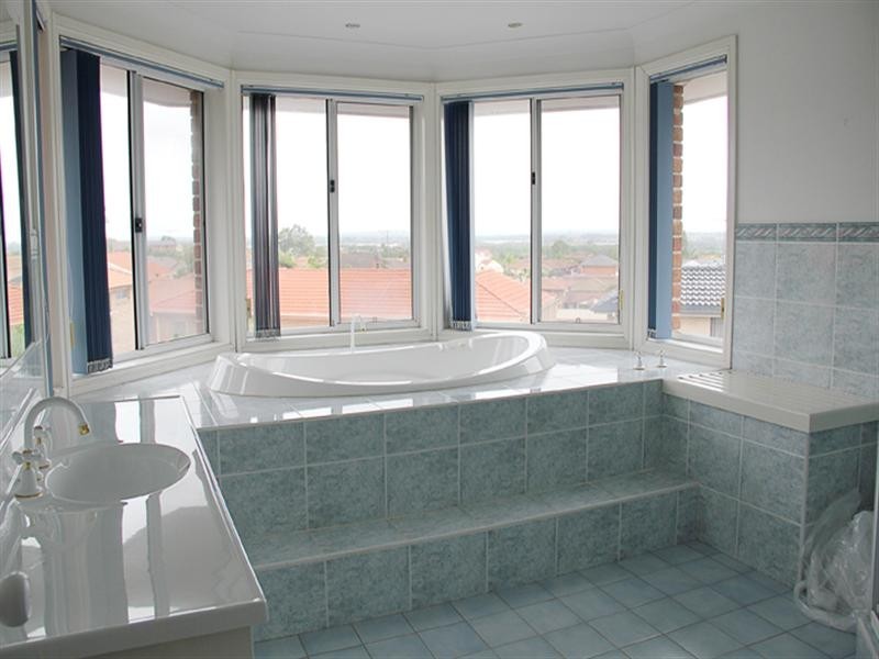 8 Dent Close, Hinchinbrook NSW 2168