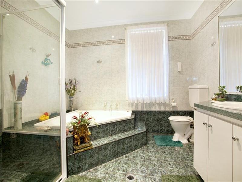 15 Cordelia Crescent, Green Valley NSW 2168