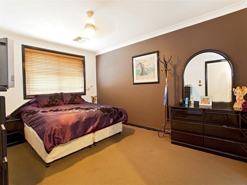 Edensor Park NSW 2176