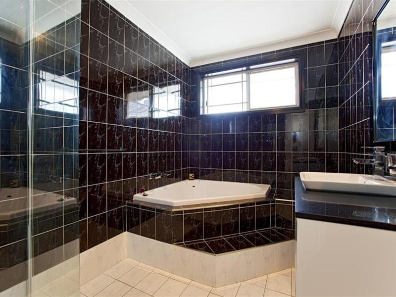 Edensor Park NSW 2176