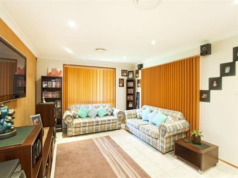 6 Altair Place, Hinchinbrook NSW 2168