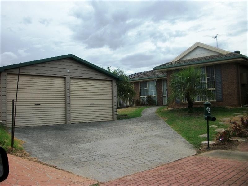 37 Esk Avenue, Green Valley NSW 2168