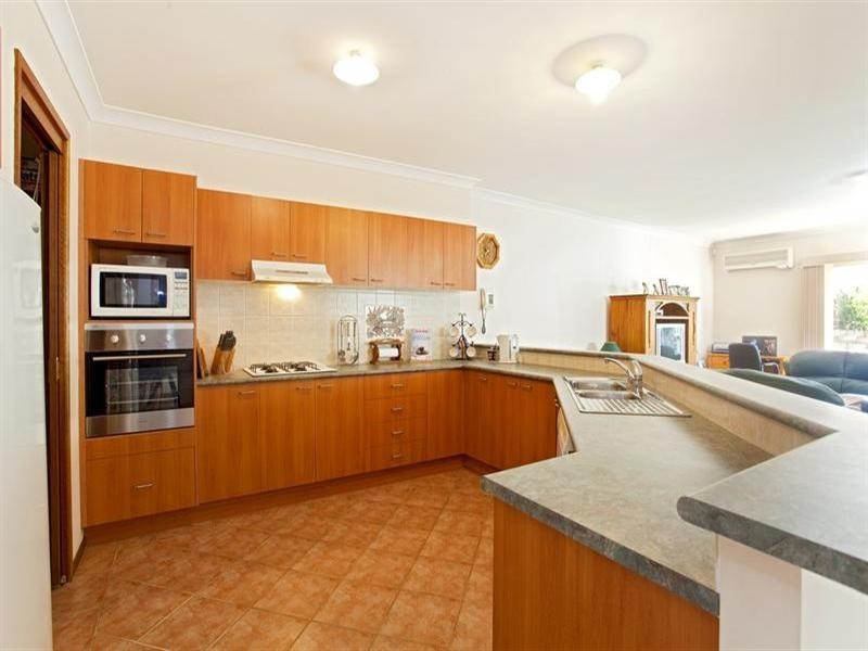 2 Wallis Crescent, Cecil Hills NSW 2171