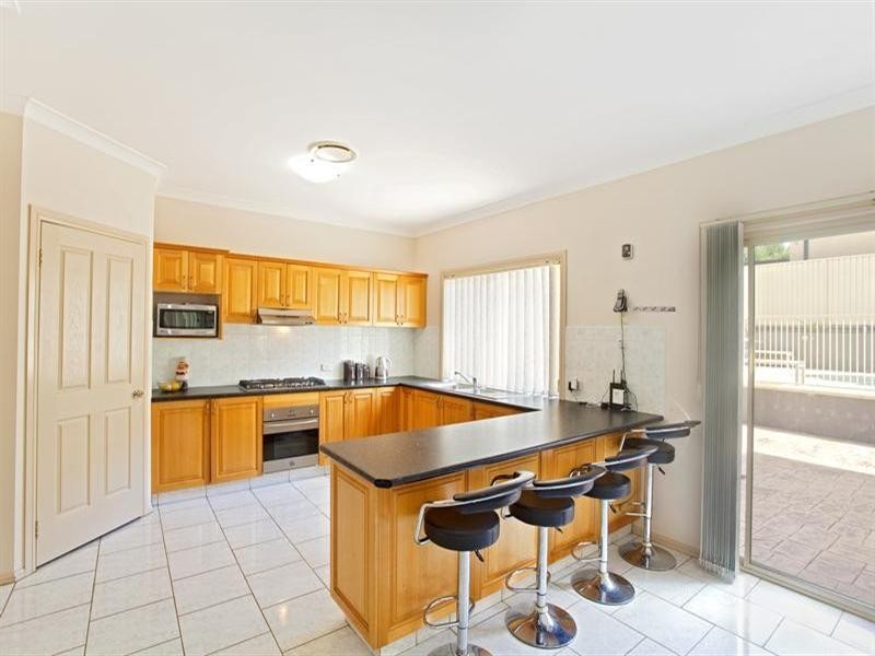 2 Elyard Crescent, West Hoxton NSW 2171