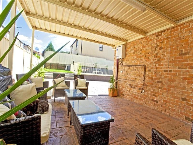 2 Elyard Crescent, West Hoxton NSW 2171