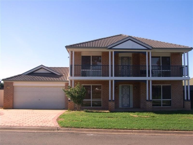 1 St Helens Close, West Hoxton NSW 2171