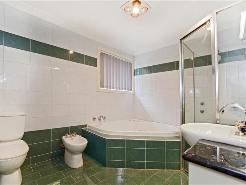 11B First Avenue, Hoxton Park NSW 2171