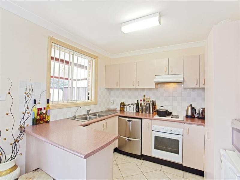 5/10-12 Peacock Close, Green Valley NSW 2168