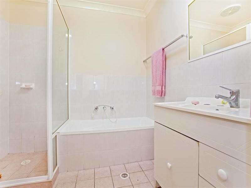 5/10-12 Peacock Close, Green Valley NSW 2168