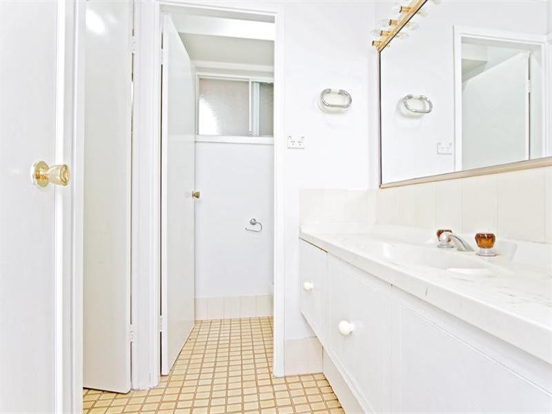 8 Brown Road, Bonnyrigg NSW 2177