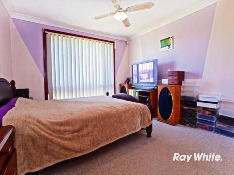 23 Oliveri Crescent, Green Valley NSW 2168