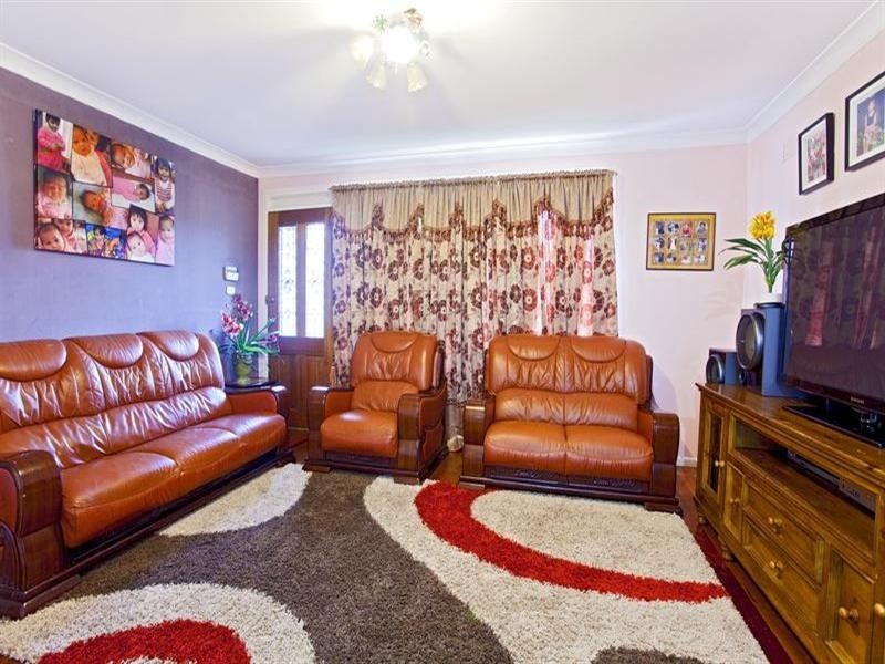 1 Kemira Place, Cartwright NSW 2168