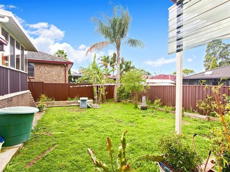 8 Gove Avenue, Green Valley NSW 2168