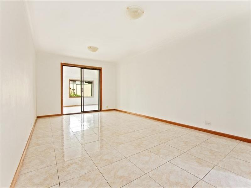 43 Brisbane Road, St Johns Park NSW 2176