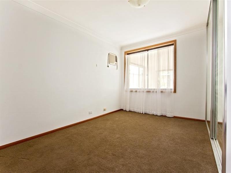 43 Brisbane Road, St Johns Park NSW 2176