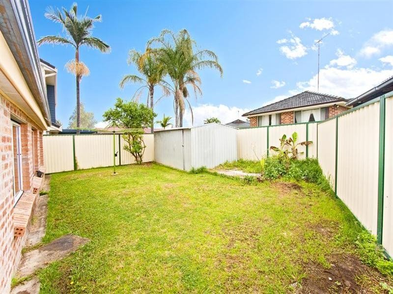 43 Brisbane Road, St Johns Park NSW 2176