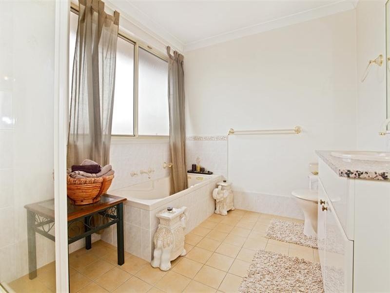 70 Rossini Drive, Hinchinbrook NSW 2168