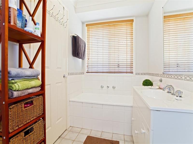 4 Lacepede Place, Hinchinbrook NSW 2168