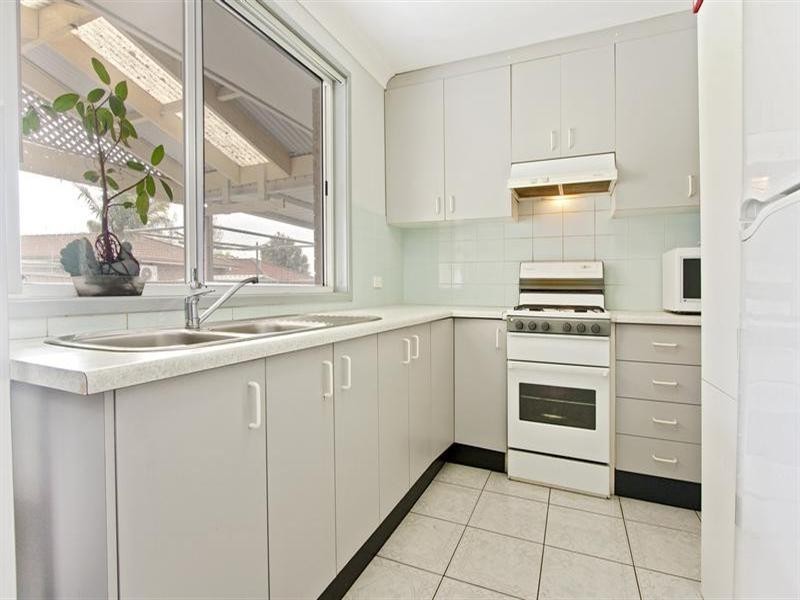 11 Swan Circuit, Green Valley NSW 2168