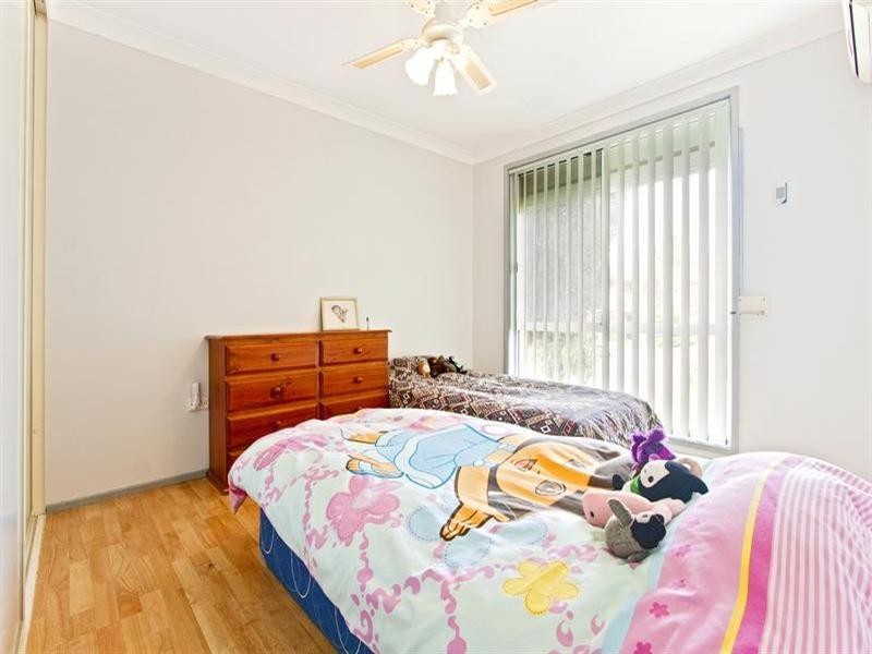 11 Swan Circuit, Green Valley NSW 2168