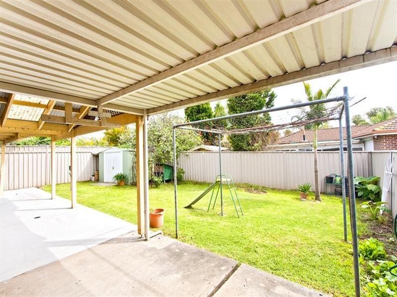 11 Swan Circuit, Green Valley NSW 2168