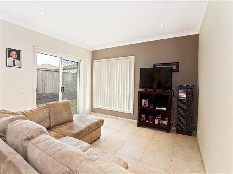 226 Carmichael Drive, West Hoxton NSW 2171