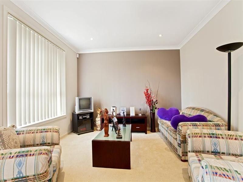 226 Carmichael Drive, West Hoxton NSW 2171
