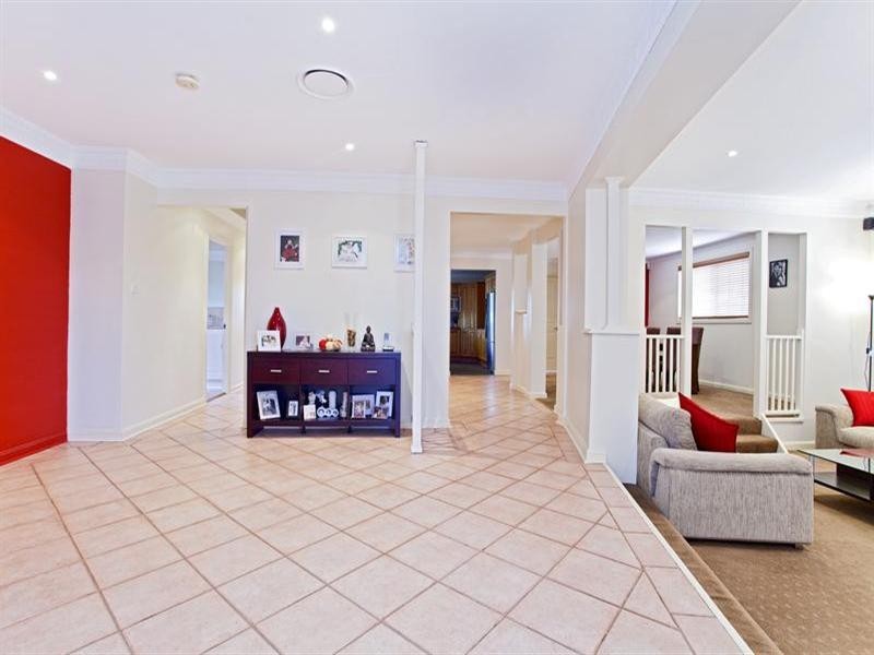 3 Harris Place, West Hoxton NSW 2171
