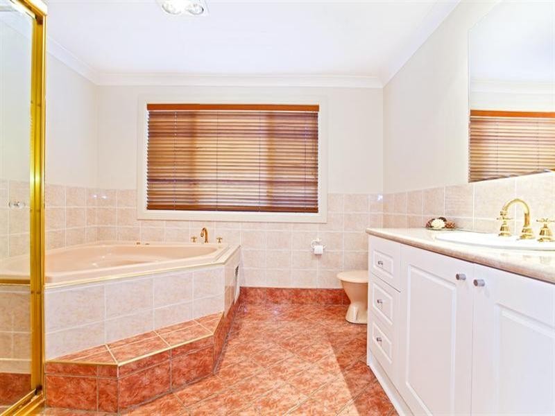 3 Harris Place, West Hoxton NSW 2171