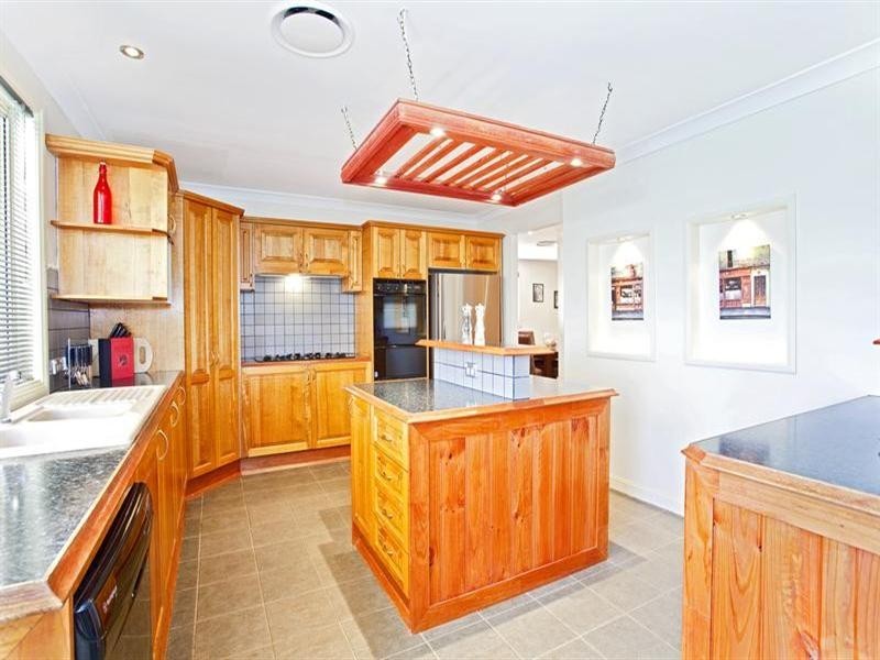 3 Harris Place, West Hoxton NSW 2171